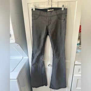 Free people 2010s flare mid / low rise jeans.